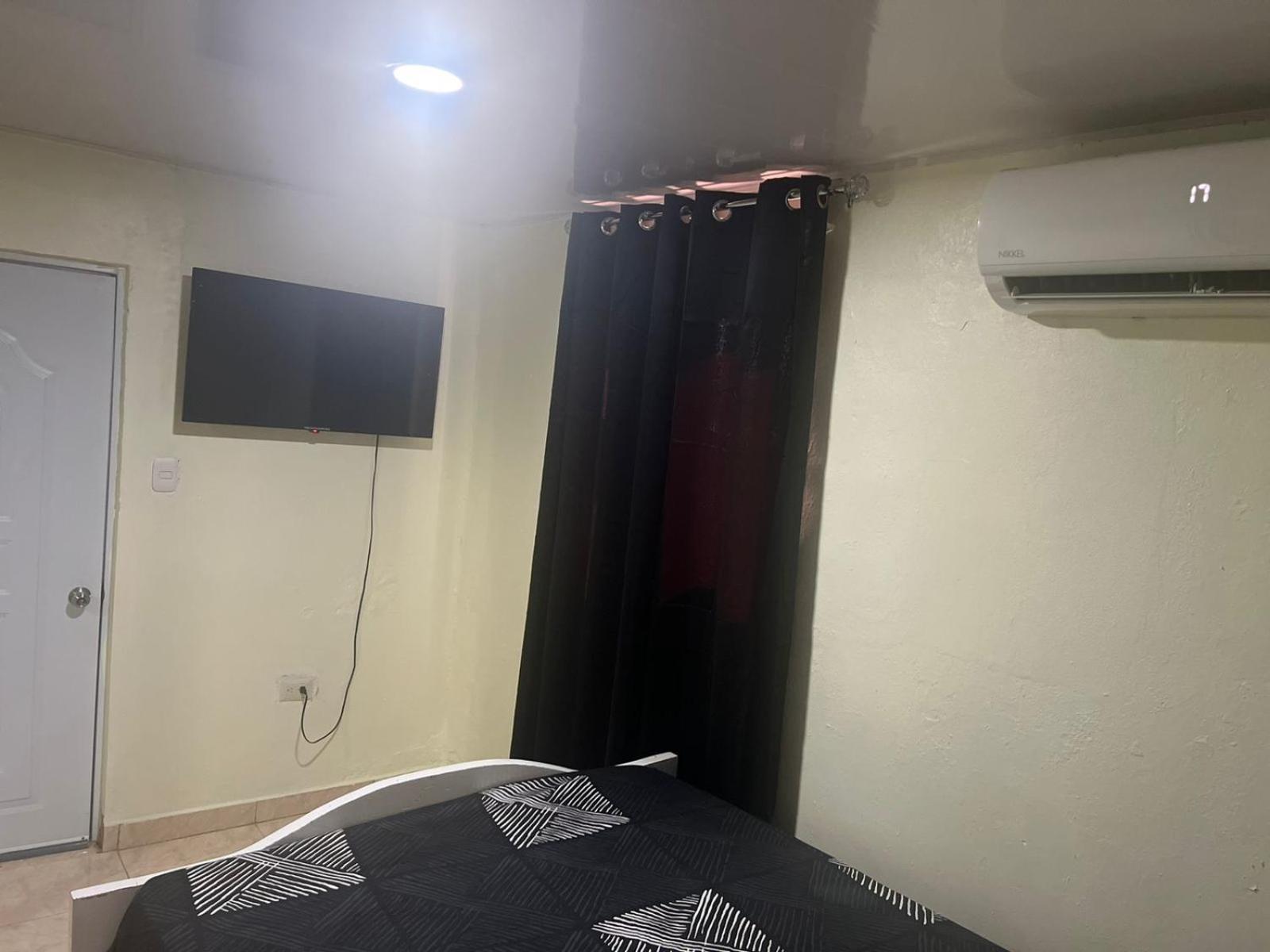 El Anexos Apartment ซานติอาโก เด ลอสกาบาเญโรส ภายนอก รูปภาพ